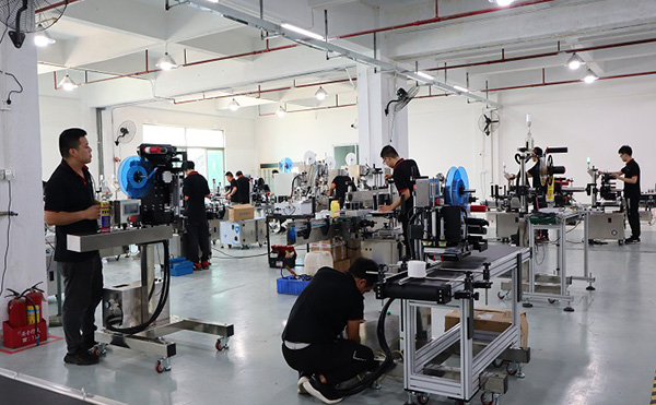 高速贴标机,自动贴标机,不干胶贴标机,高臻智能